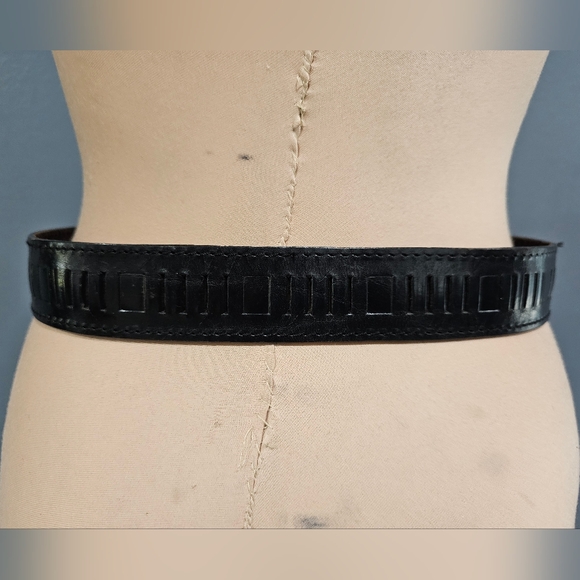 FCX Unisex Black Leather Slotted 1.5" Wide Belt Size up to waist 30 - Picture 4 of 7